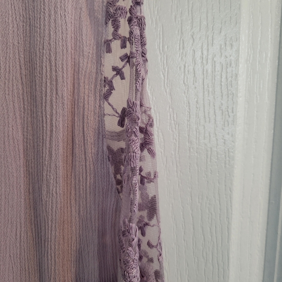 Beautiful Black Swan Top - Picture 3 of 5